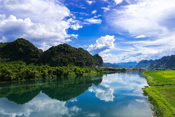 Những dòng sông di sản Việt Nam mà bạn nhất định nên ghé thăm một lần trong  đời - Vntrip.vn