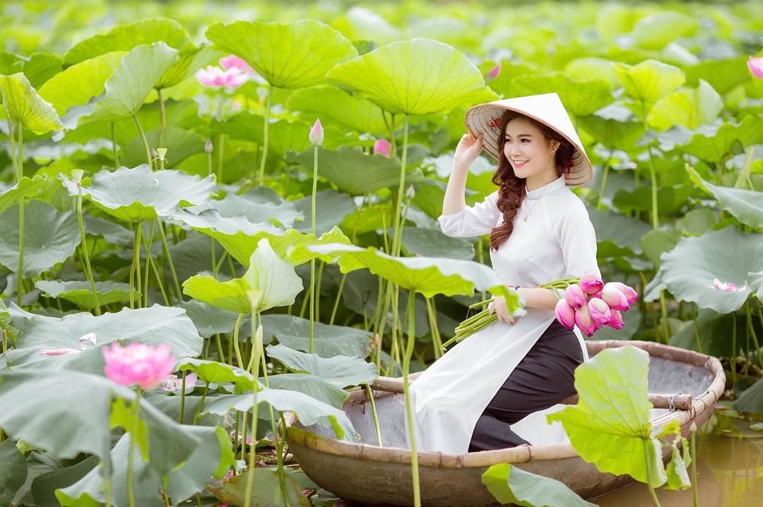 HN) Đầm sen Hồ Tây - điểm check-in sống ảo hot nhất tháng 6! | Bài viết |  Foody.vn